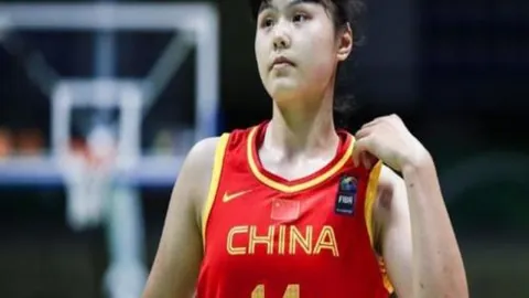 詹姆斯今年未举办个人迷你训练营，转会市场波澜不惊。